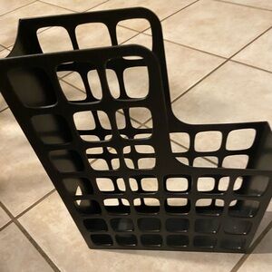 Pendaflex Black Plastic Magazine Holder